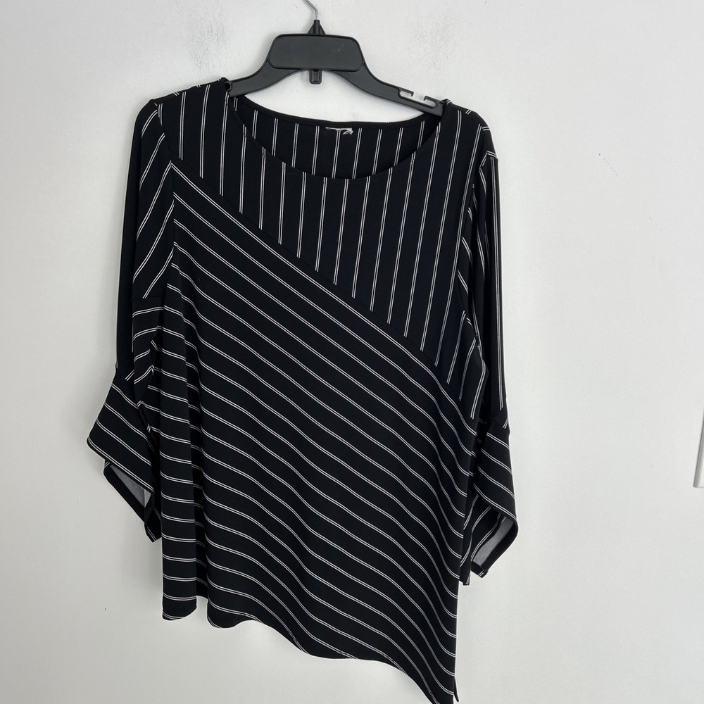 Chicos Travelers Sz L Wrinkle Free Black White Stripe Asymmetrical Hem